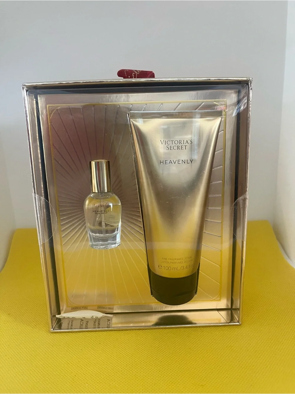 Victoria’s Secret Heavenly EDP 0.25 oz Lotion Gift Set New. Plus a free gift.